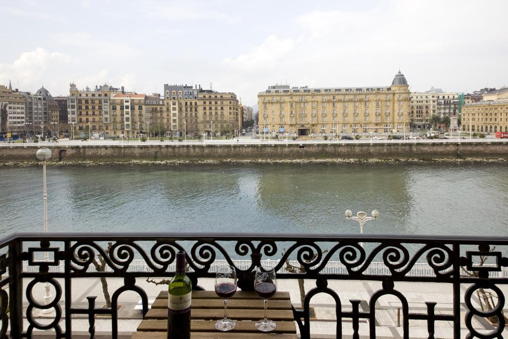 Deluxe Apt-Views To Historic Maria Cristina Hotel San Sebastian Luaran gambar